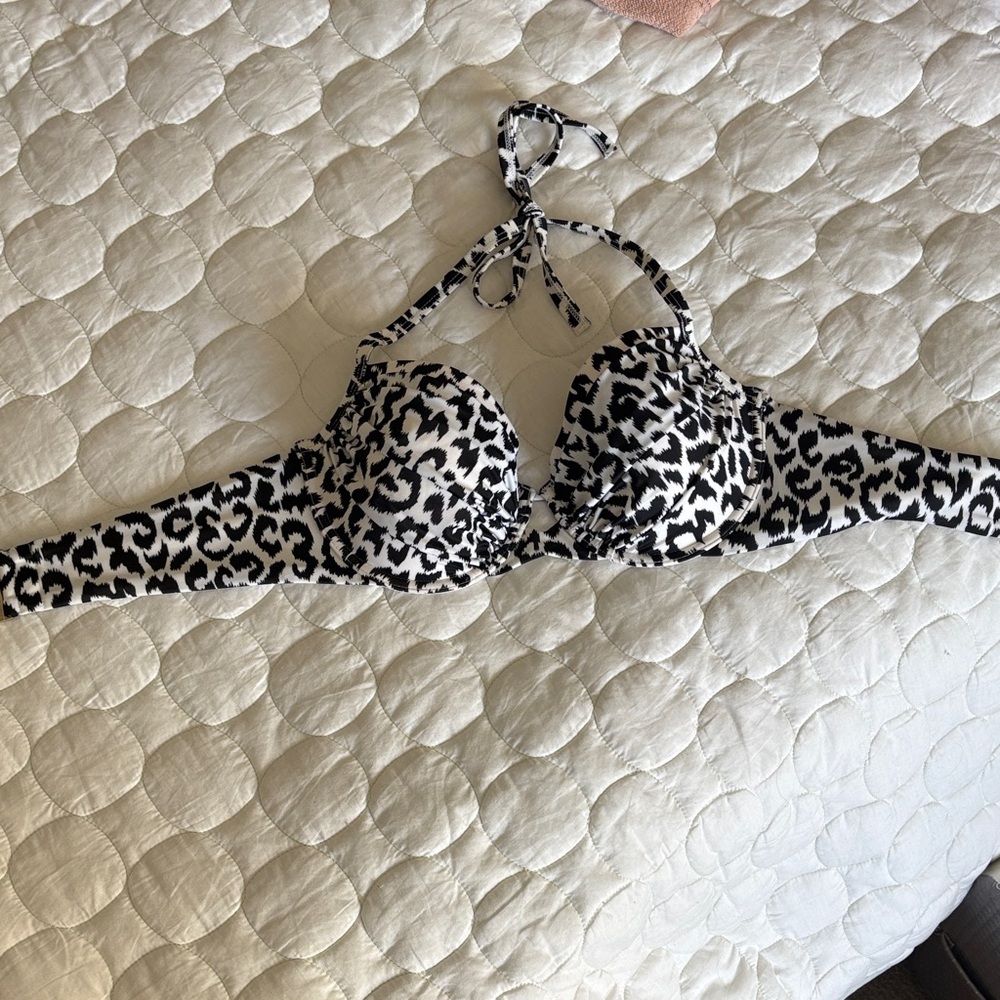 Victoria's Secret Black and White Patterned Bikini Top